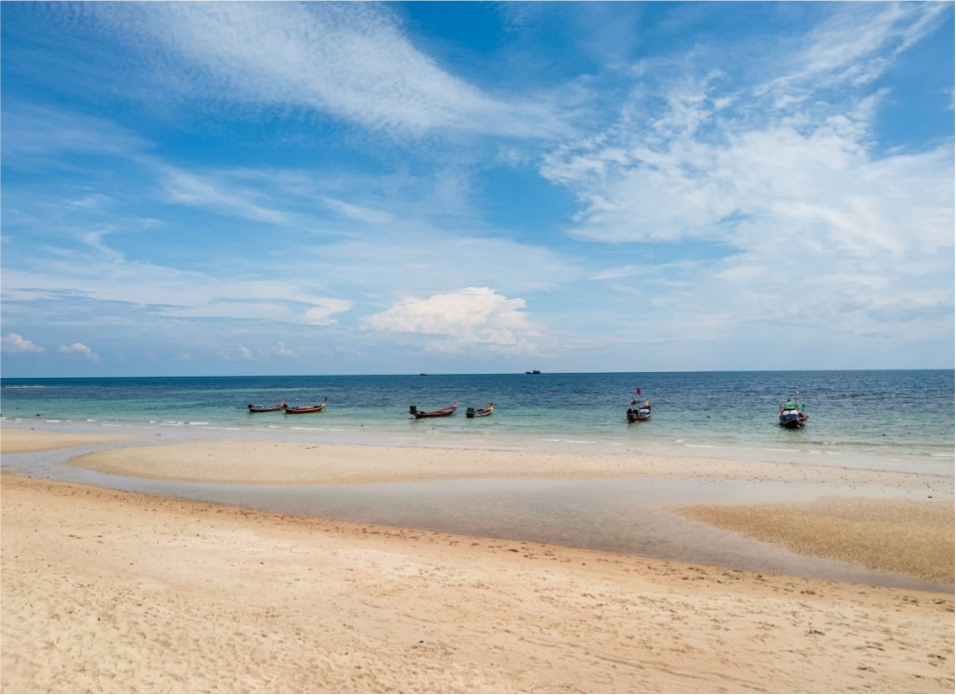 Langer Sairee Beach zur goldenen Stunde